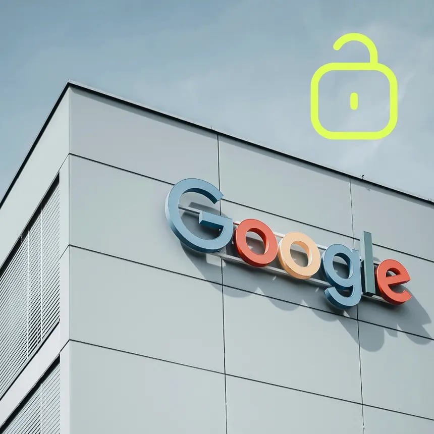 Bild på en fasad med Google och en hänglås ikon.